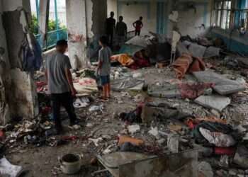 Ataque israelí a escuela de Gaza deja al menos 33 muertos