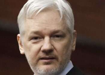 Julian Assange queda en libertad tras acuerdo de culpabilidad con EE.UU.