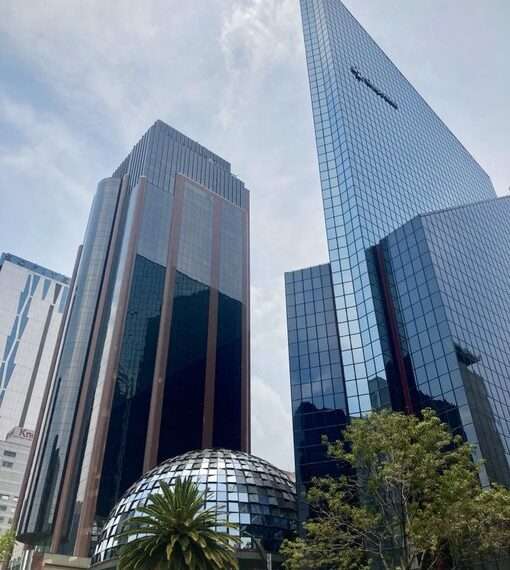Bolsa mexicana retrocede tras tres días de ganancias