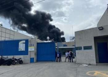 Incendio en Fábrica de Lubricantes en Lerma, Edomex: Evacúan a 400 Trabajadores