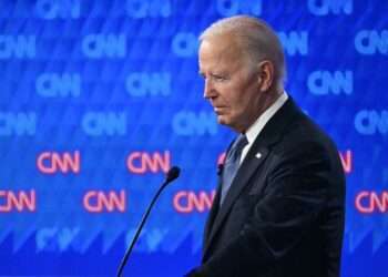 Demócratas Consideran Sustituir a Biden tras Desempeño en Debate
