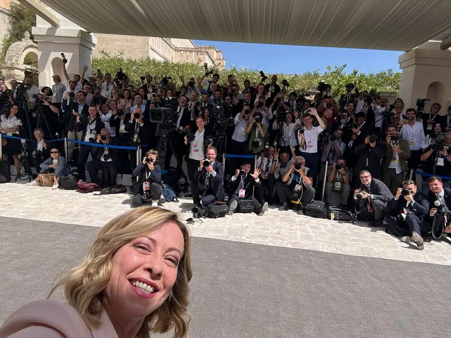 El G7 llega a un acuerdo preliminar para otorgar un préstamo a Ucrania.