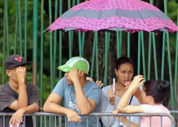 Migrantes Ignoran Alertas de Lluvias y Ciclones para Cruzar la Frontera Sur de México