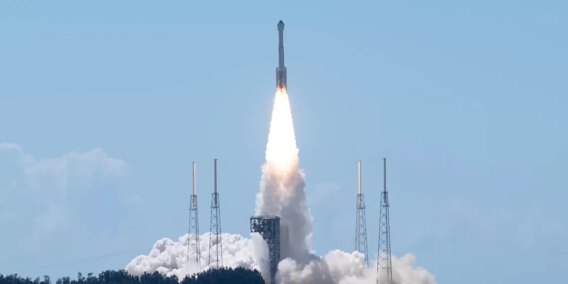La misión espacial tripulada Starliner de Boeing por fin está en órbita