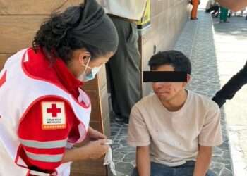 Periodista y su hijo son agredidos en estacionamiento de restaurante en CDMX
