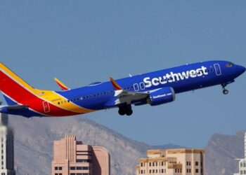 EE.UU. investiga el descenso abrupto de un Boeing 737 MAX en el Pacífico