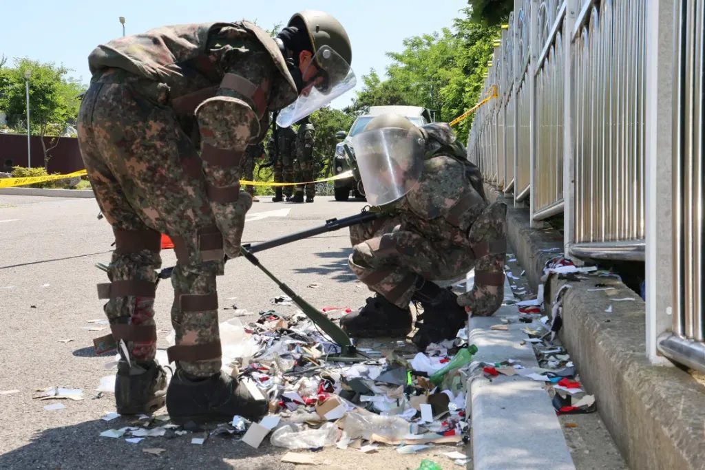 Corea del Sur responde ante la amenaza del envío de globos de basura desde Corea del Norte.