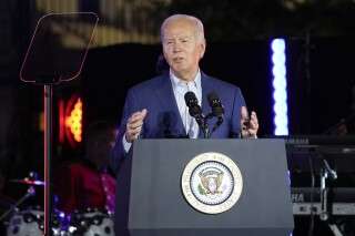 Confianza en Biden que en Trump a nivel mundial, aumenta escepticismo sobre democracia en EEUU
