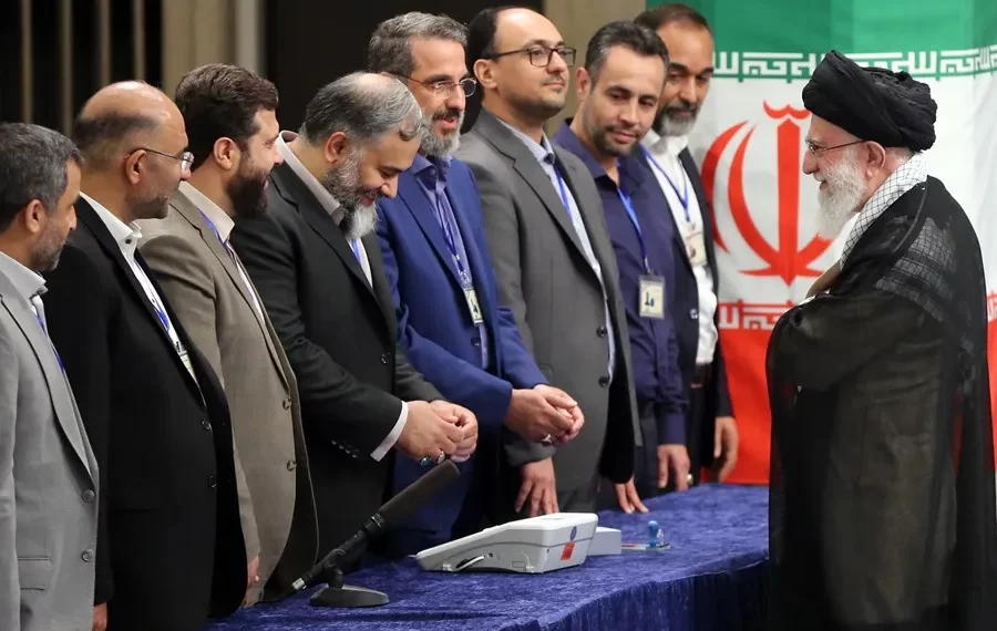 Inician Elecciones Presidenciales en Irán con Incertidumbre y Desafíos Económicos
