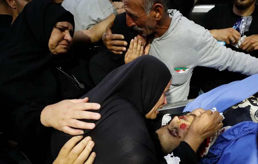 Al menos 77 personas perdieron la vida y más de 220 resultaron heridas en la última jornada en Gaza