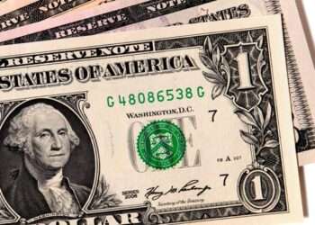 Dólar abre al alza en 18.60 pesos al mayoreo