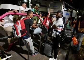Migrantes Pagaban Hasta 600 Pesos por un Espacio en el Campamento: Revela INM