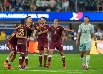 México pierde ante Venezuela y complica su pase en la Copa América