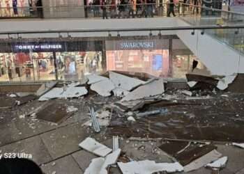 Desplome de plafones en Parque Lindavista debido a fuertes lluvias