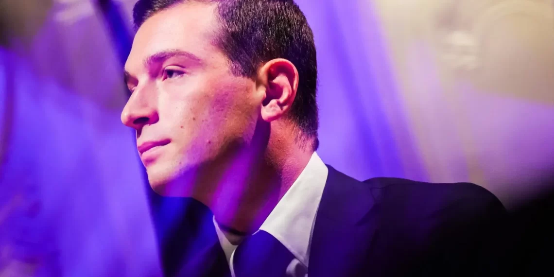 Jordan Bardella se presenta como opción de ‘alternancia razonable’ para Francia