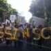 Jubilados del IMSS cierran Paseo de la Reforma en protesta