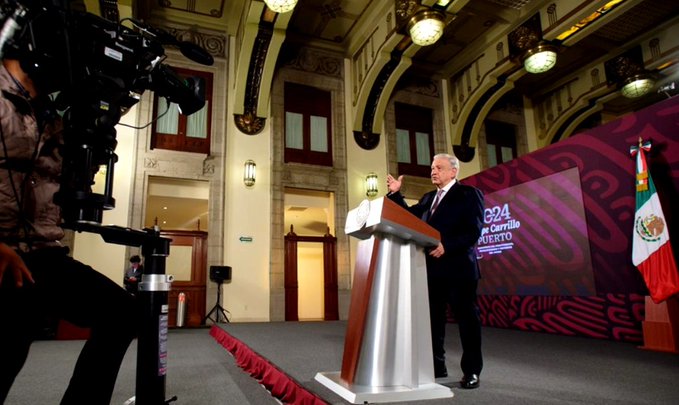 AMLO Confía en que Claudia Sheinbaum Seguirá con la Política de Desarrollo