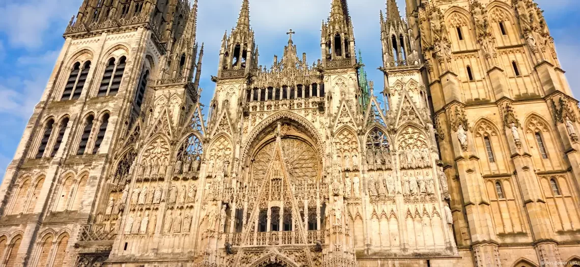 Incendio en Catedral de Rouen, Evacuada: Controlado por Bomberos