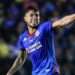 Carlos Salcedo viaja al extranjero con autorización especial de Cruz Azul