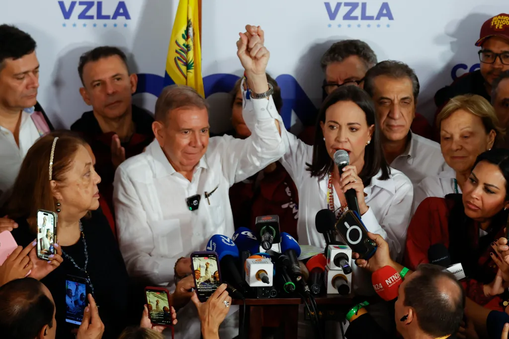 María Corina Machado asegura que el 73% de las actas indican una victoria aplastante para Edmundo González Urrutia.
