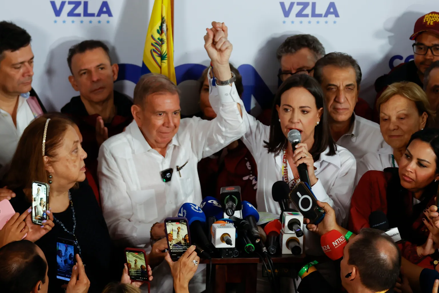 María Corina Machado exige a la Fuerza Armada respetar la voluntad popular