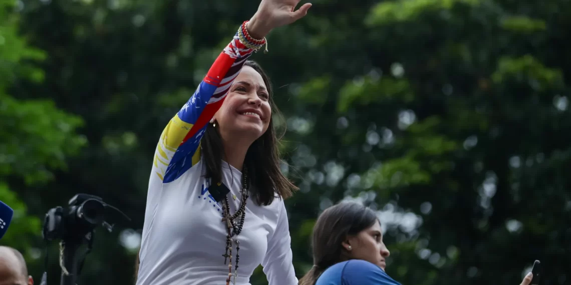 María Corina Machado insta a Maduro a considerar negociaciones para una transición ordenada