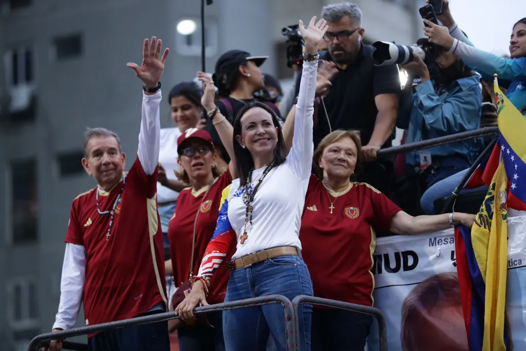 María Corina Machado espera que Nicolás Maduro acepte negociar para una transición ordenada en Venezuela.