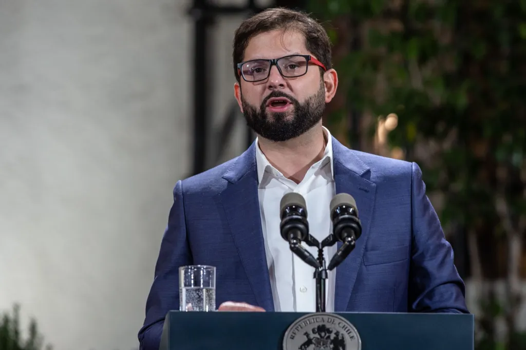 Boric Apoya a Lula y Critica Amenazas de Maduro con “Baños de Sangre”