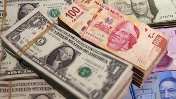 Peso Mexicano Se Desploma Frente al Dólar por Inflación y Temores Políticos