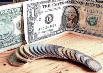 Peso mexicano sube por debilidad global en EE.UU.