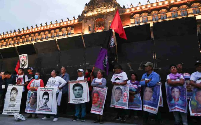 Padres de los 43 Normalistas Acusan a AMLO de Mentir y Traicionar