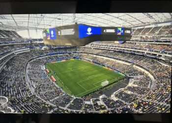 Cambio de césped en el Estadio de Miami para la final de la Copa América