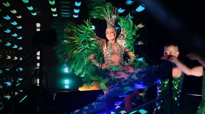 “Yuri sufre una caída durante el Carnaval de Veracruz”