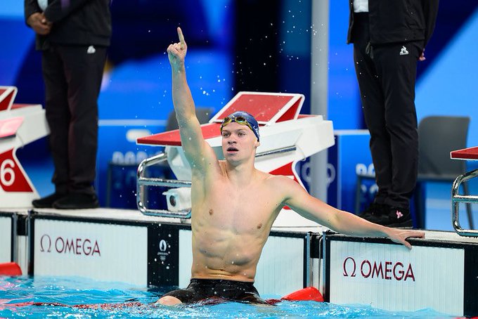 Léon Marchand Logra Doblete Histórico en los Juegos Olímpicos; Ledecky Añade Otro Oro