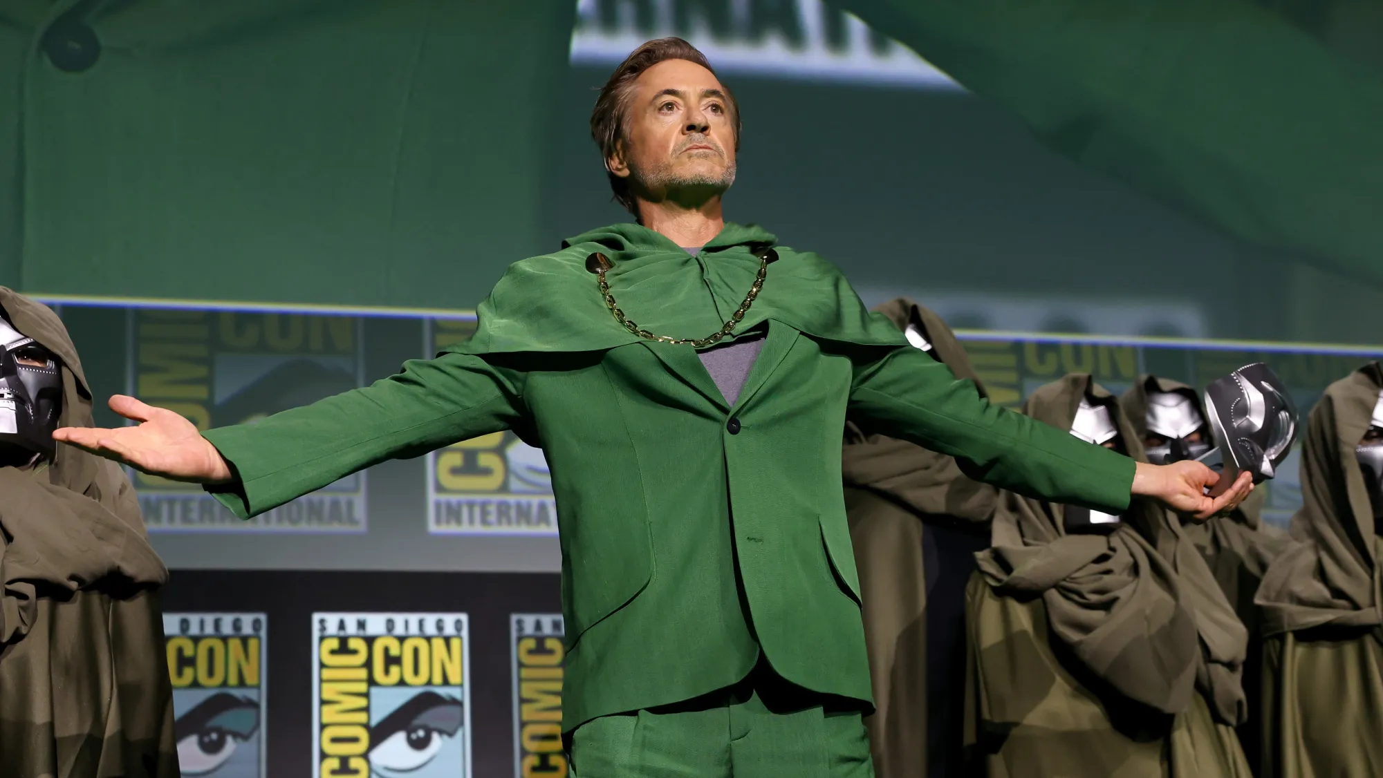 Robert Downey Jr. vuelve al UCM en el papel de Doctor Doom, sorprendiendo a los fanáticos.