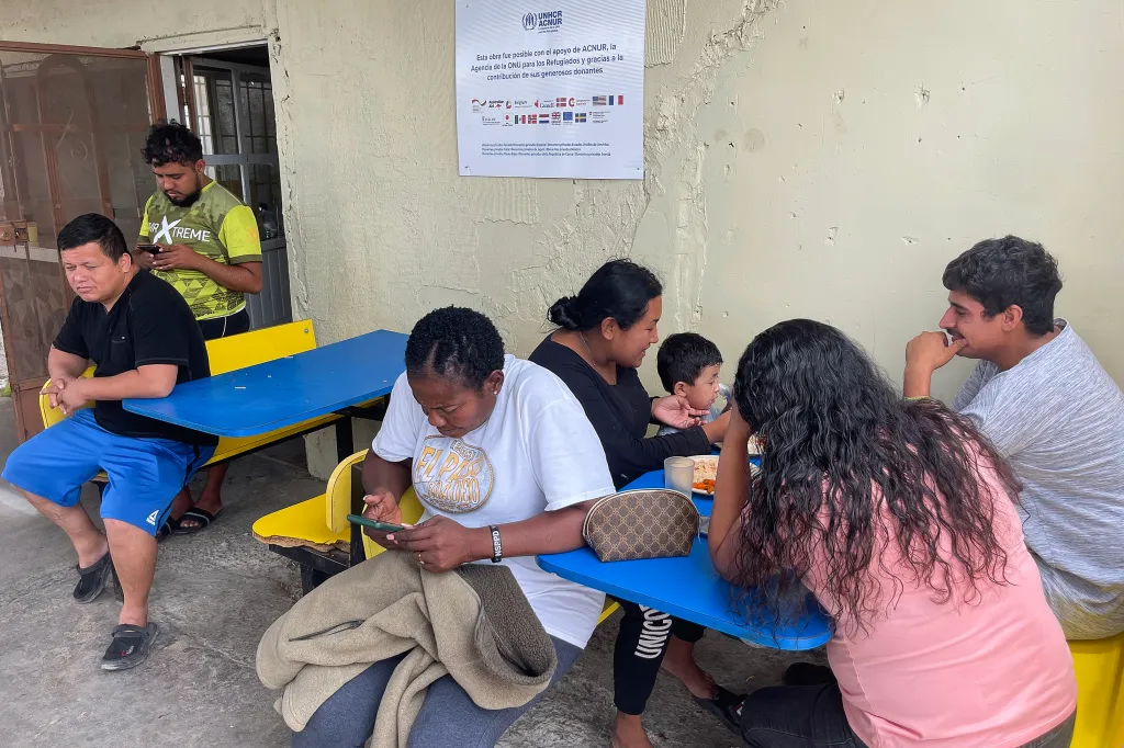 Albergues en Ciudad Juárez anticipan un aumento en el flujo migratorio debido al anuncio de regularización.