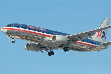 FAA ordena revisión de 2,600 aviones de Boeing 737 por problemas con sus mascarillas de oxígeno