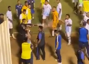 Policía Dispara a Futbolista en la Pierna al Concluir Partido en Brasil