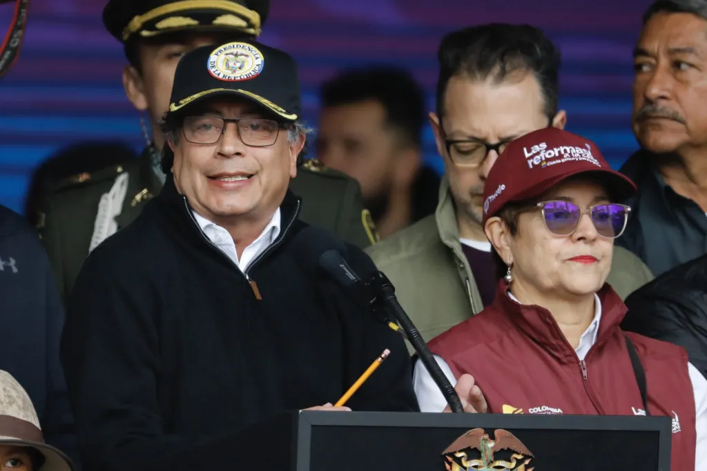 Dimite el Director Nacional de Inteligencia de Colombia en medio de un escándalo de corrupción