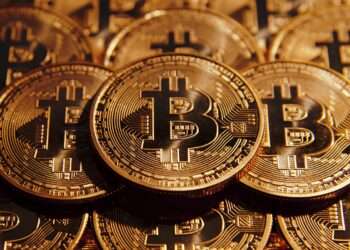 ¿Lavado de dinero con bitcoin? Envíos ilícitos en criptomonedas suman 100,000 mdd