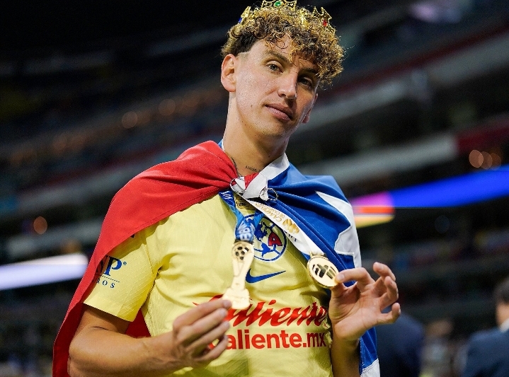 Renovación de Igor Lichnovsky: El defensor chileno se queda con las Águilas del América