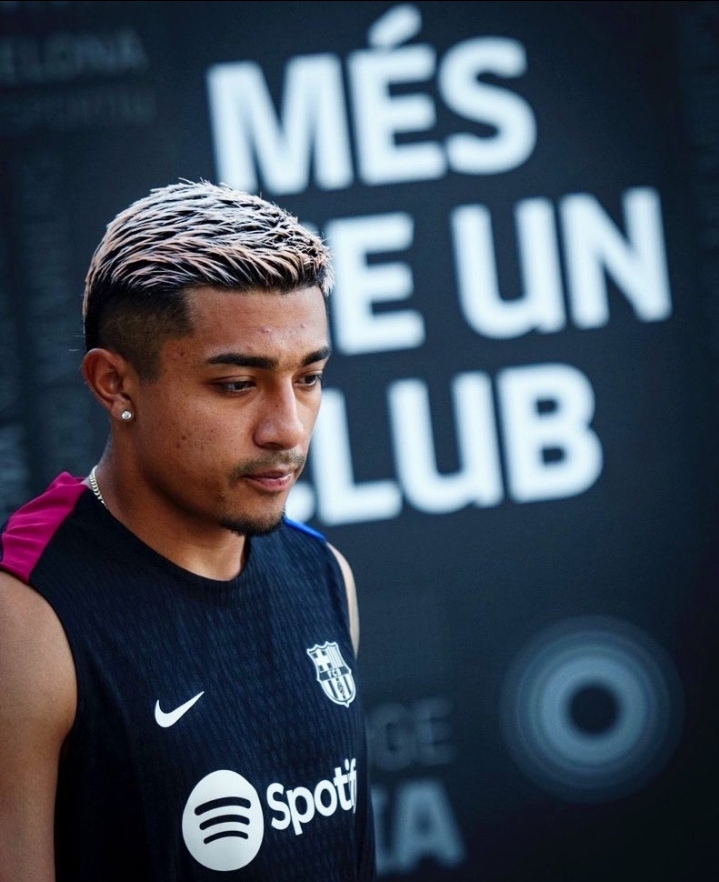 Julián Araujo Debuta como Titular con el Barcelona en Juego Amistoso