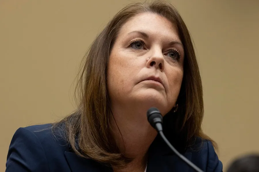 La directora del Servicio Secreto de EE.UU., Kimberly Cheatle, dimite tras incidente en el mitin de Trump.