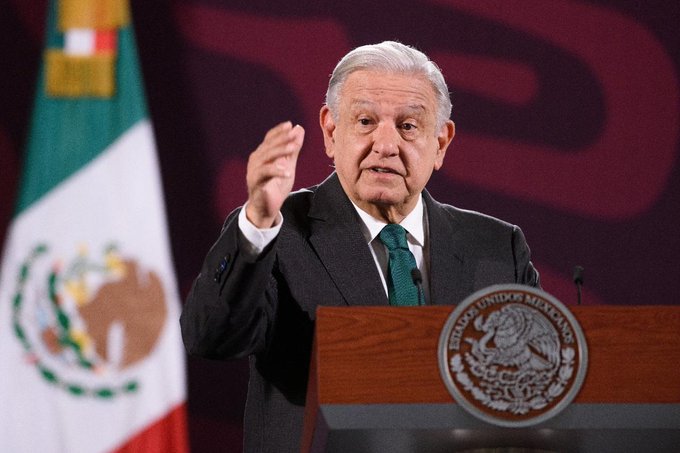 AMLO Felicita a Prisca Awiti y Comenta Sobre Diversos Temas en la Mañanera del 30 de Julio