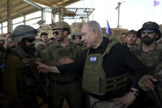 Netanyahu realiza visita sorpresa a tropas en el sur de Gaza
