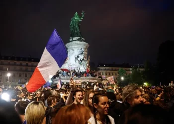 Gesta inesperada: Izquierda francesa celebra triunfo electoral frente a ultraderecha