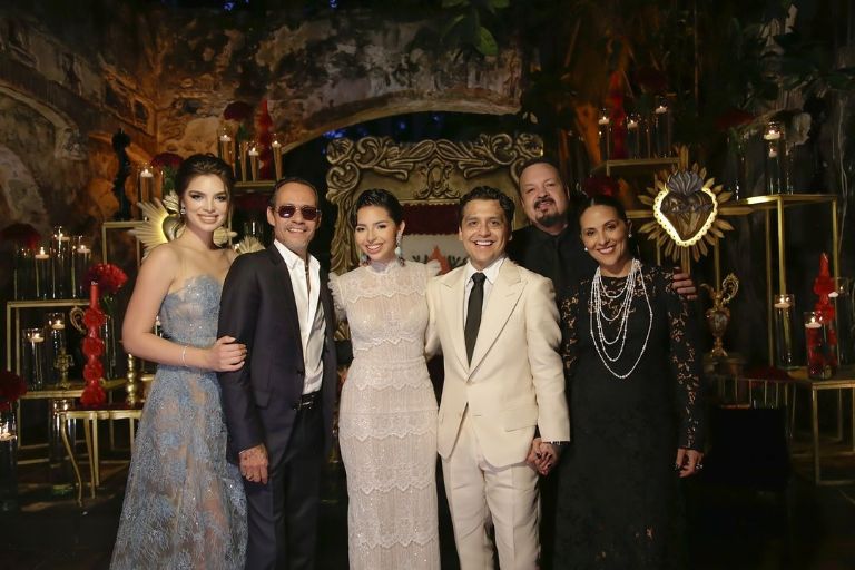 Pepe Aguilar Anuncia la Boda de Ángela Aguilar y Christian Nodal con Fotos Exclusivas