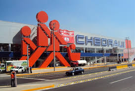 Chedraui enfrenta retos por permisos gubernamentales para competir con Oxxo
