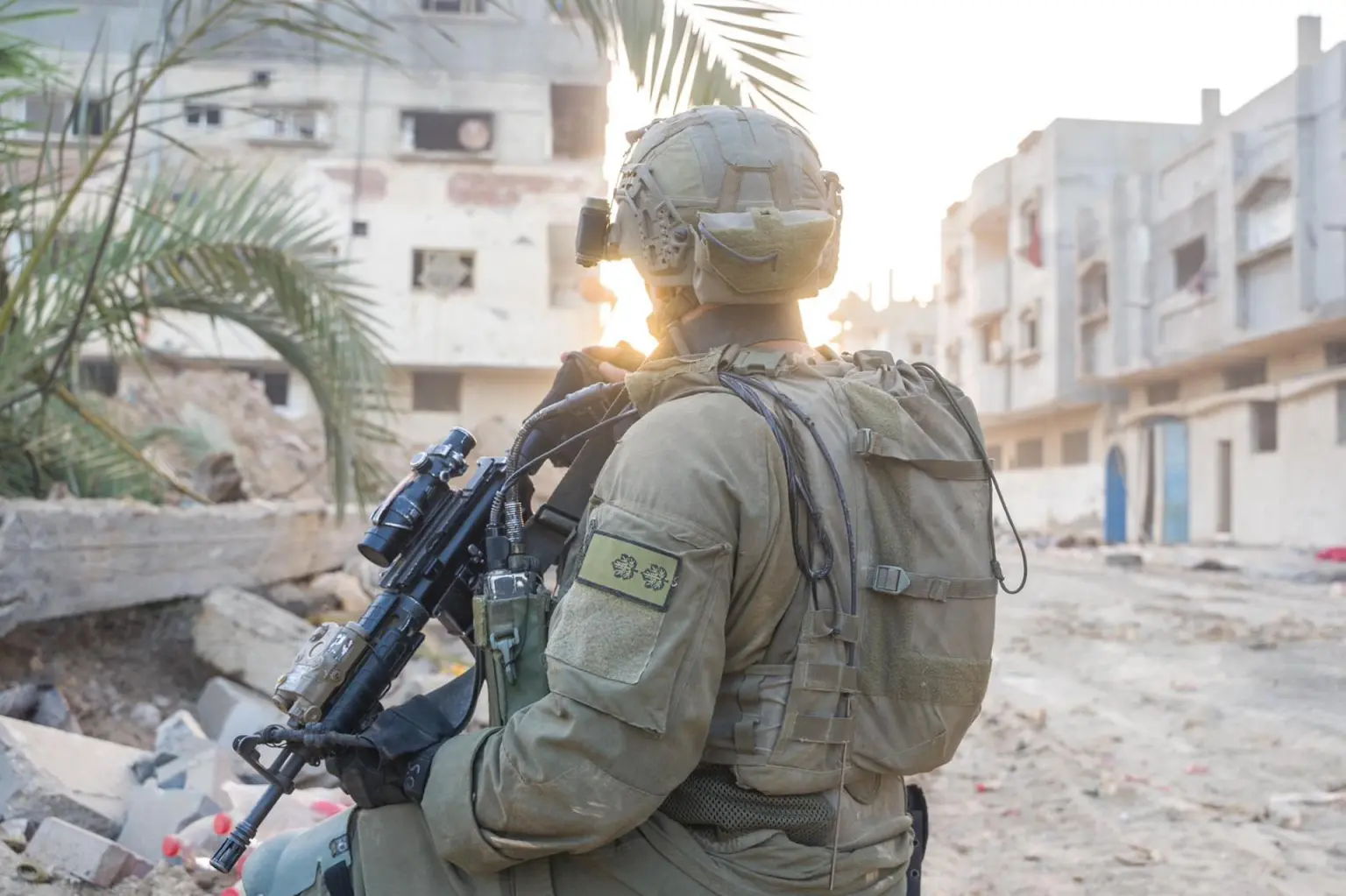 Bombardeo israelí en campo de refugiados de Maghazi causa la muerte de cinco palestinos, incluidos tres niños
