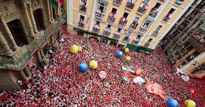 Inician las Fiestas de San Fermín en Pamplona con el “Chupinazo”